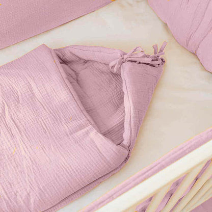 Babynest van roze biologisch katoen