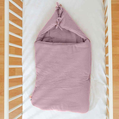 Babynest van roze biologisch katoen